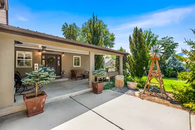 1014 E Smart Ln, Sandy, UT 84094 - Photo 2