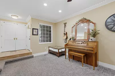 130 W Pheasantbrook Dr, Centerville, UT 84014 - Photo 8
