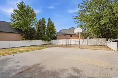 130 W Pheasantbrook Dr, Centerville, UT 84014 - Photo 28