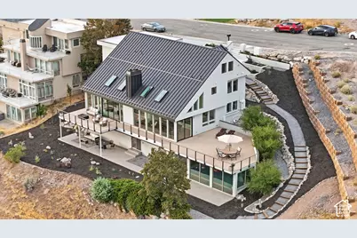 2558 S Scenic Dr E, Salt Lake City, UT 84109 - Photo 1