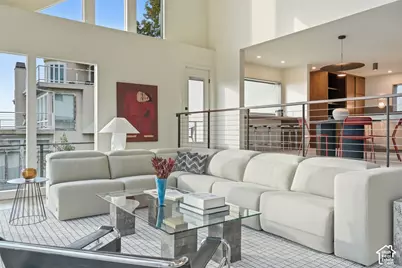 2558 S Scenic Dr E, Salt Lake City, UT 84109 - Photo 8