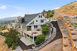 2558 S Scenic Dr E, Salt Lake City, UT 84109 - Photo 2