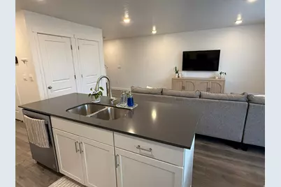1218 W Hidden Spring Dr, Santaquin, UT 84655 - Photo 6
