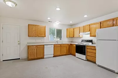 170 N Pingree Ave, Ogden, UT 84404 - Photo 16