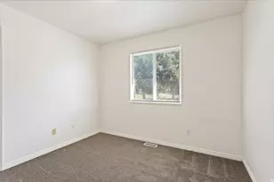 170 N Pingree Ave, Ogden, UT 84404 - Photo 4