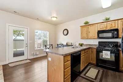 3343 Kenna Ln #3, West Haven, UT 84401 - Photo 4