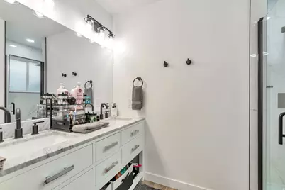 6816 S Normandy Cir, Midvale, UT 84047 - Photo 14