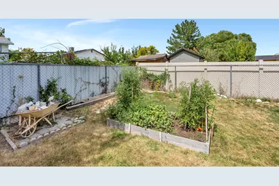 4428 S Red Cherry Cir, West Valley, UT 84120 - Photo 22