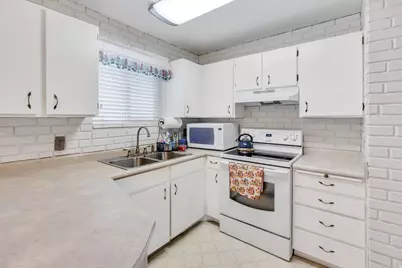 4428 S Red Cherry Cir, West Valley, UT 84120 - Photo 4