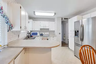 4428 S Red Cherry Cir, West Valley, UT 84120 - Photo 8