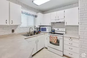 4428 S Red Cherry Cir, West Valley, UT 84120 - Photo 4