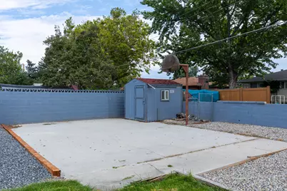 661 E Wyandotte Ave, Sandy, UT 84070 - Photo 20