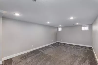 661 E Wyandotte Ave, Sandy, UT 84070 - Photo 12