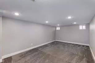 661 E Wyandotte Ave, Sandy, UT 84070 - Photo 12