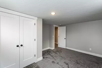 661 E Wyandotte Ave, Sandy, UT 84070 - Photo 14
