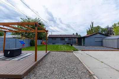661 E Wyandotte Ave, Sandy, UT 84070 - Photo 16