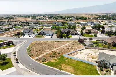 9330 N Horizon Dr, Eagle Mountain, UT 84005 - Photo 6