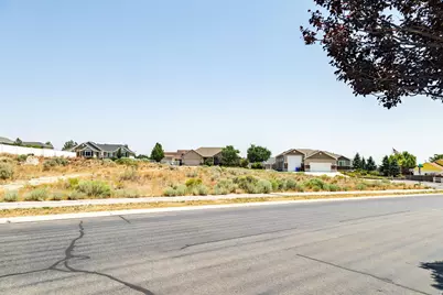 9330 N Horizon Dr, Eagle Mountain, UT 84005 - Photo 12