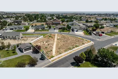 9330 N Horizon Dr, Eagle Mountain, UT 84005 - Photo 2