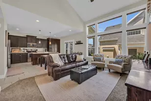 9246 S Rose Cottage Way E, Sandy, UT 84094 - Photo 4