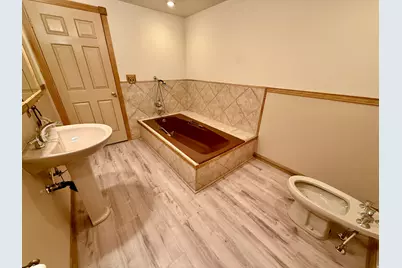 2197 S Bountiful Blvd, Bountiful, UT 84010 - Photo 52
