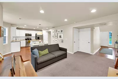 706 W 1045 N, Centerville, UT 84014 - Photo 4