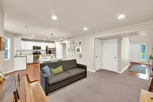 706 W 1045 N, Centerville, UT 84014 - Photo 4