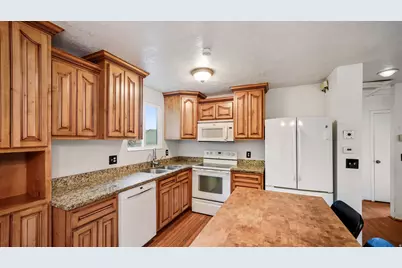 3338 W 5620 S, Taylorsville, UT 84129 - Photo 6