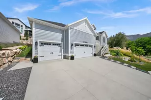 1686 N Emerald Dr, Layton, UT 84040 - Photo 2