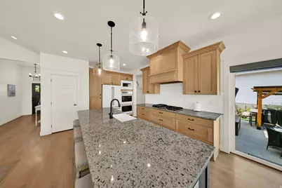 1686 N Emerald Dr, Layton, UT 84040 - Photo 6