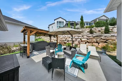 1686 N Emerald Dr, Layton, UT 84040 - Photo 30