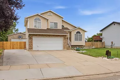 2131 N 850 W, Clinton, UT 84015 - Photo 2