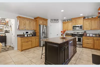 1261 W 1950 S, Syracuse, UT 84075 - Photo 12