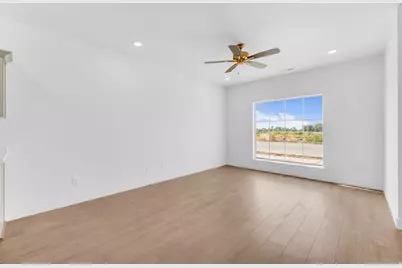 526 W 1875 N, Harrisville, UT 84404 - Photo 4