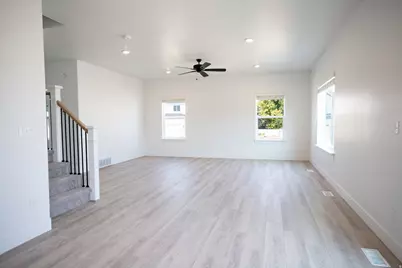 419 E 550 N #37 N, Salem, UT 84653 - Photo 2