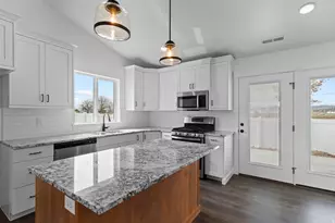 791 N 600 W, Tremonton, UT 84337 - Photo 4