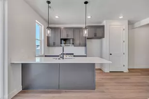 642 E Gdn Grv Dr, Eagle Mountain, UT 84005 - Photo 4