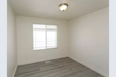655 N Greystone Way E, Tooele, UT 84074 - Photo 12
