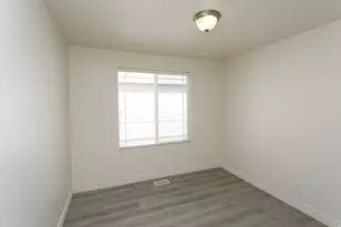 655 N Greystone Way E, Tooele, UT 84074 - Photo 12