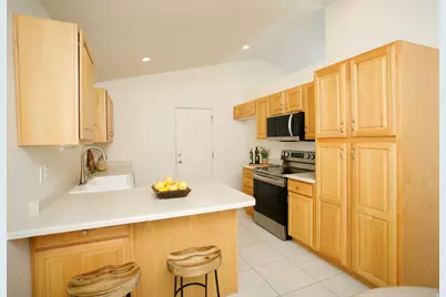 655 N Greystone Way E, Tooele, UT 84074 - Photo 8