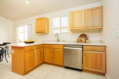 655 N Greystone Way E, Tooele, UT 84074 - Photo 6
