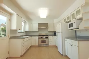 9775 S Granite View Dr, Sandy, UT 84092 - Photo 6