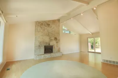 9775 S Granite View Dr, Sandy, UT 84092 - Photo 4