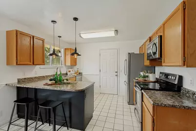 1028 E Annabelle Ln S, Sandy, UT 84094 - Photo 12