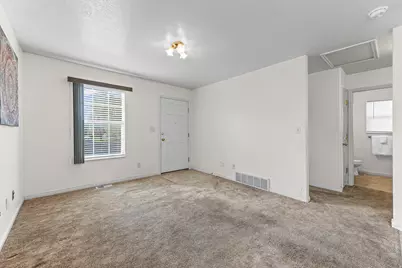 438 W Plum Pl, Saratoga Springs, UT 84045 - Photo 2
