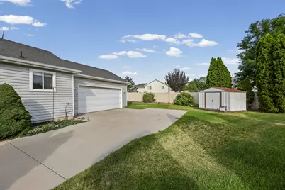 438 W Plum Pl, Saratoga Springs, UT 84045 - Photo 24