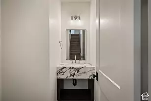 204 443 W 400 N, Salt Lake City, UT 84103 - Photo 8