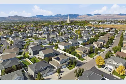 3827 W Coastal Dune Dr, South Jordan, UT 84009 - Photo 34