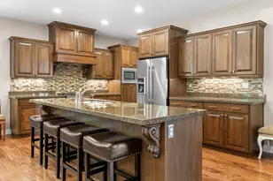 918 Mahogany Dr, Fruit Heights, UT 84037 - Photo 8
