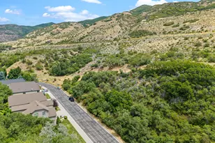 918 Mahogany Dr, Fruit Heights, UT 84037 - Photo 4